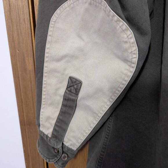 Woolrich Men's  Shooting Hunting Shirt - Reinforced Shoulder- Green/Khaki  MED - Picture 4 of 6